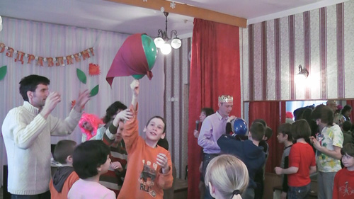 Юмористическое представление в детском доме №2 города Севастополя