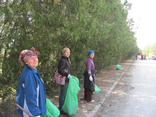 Участие во всеукраинской акции «Сделаем Украину чистой», поселок Железнодорожное, 20 апреля 2013 года